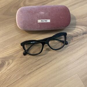 Miu Miu reading glasses with Pink Velvet case